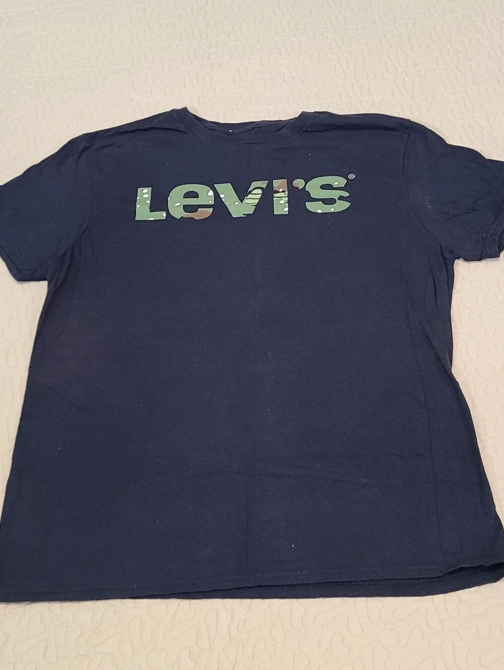 Levi's camo script logo T shirt size M